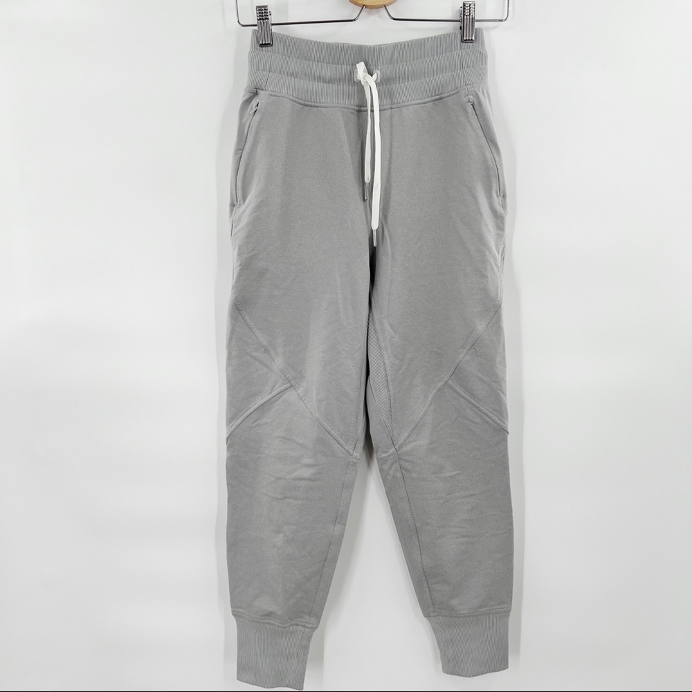 Lululemon metro miles jogger size 4 light grey